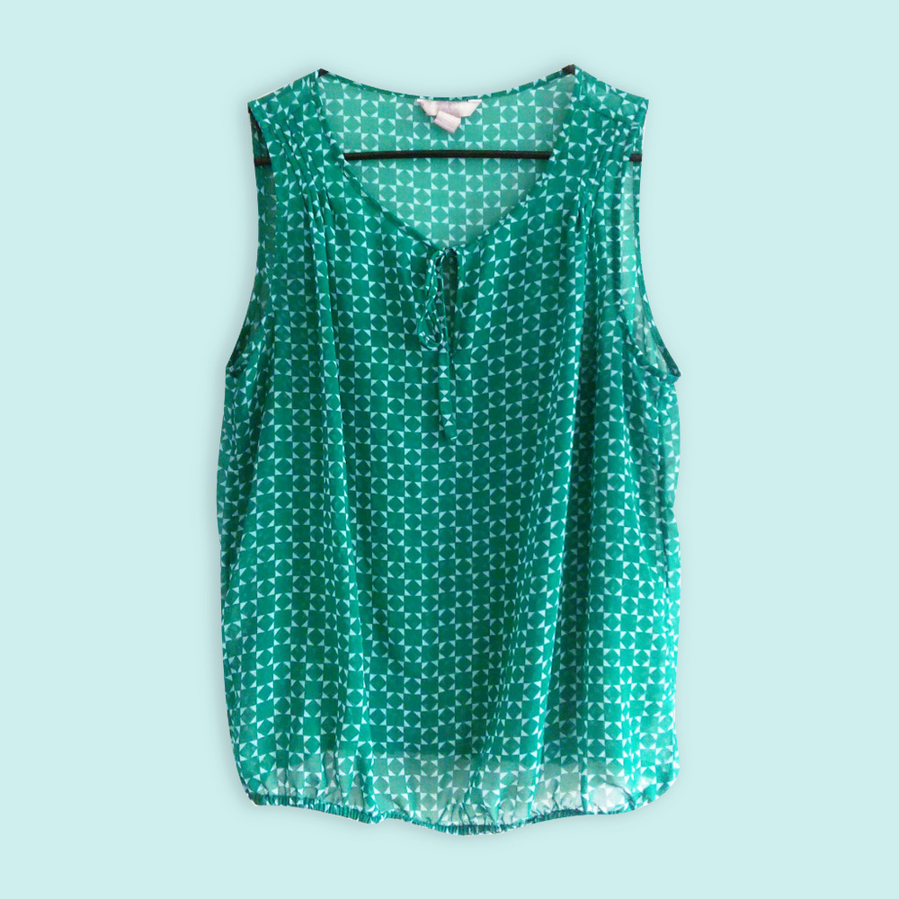 ⬇️$18 Beautiful Emerald Sleeveless Sheer Blouse